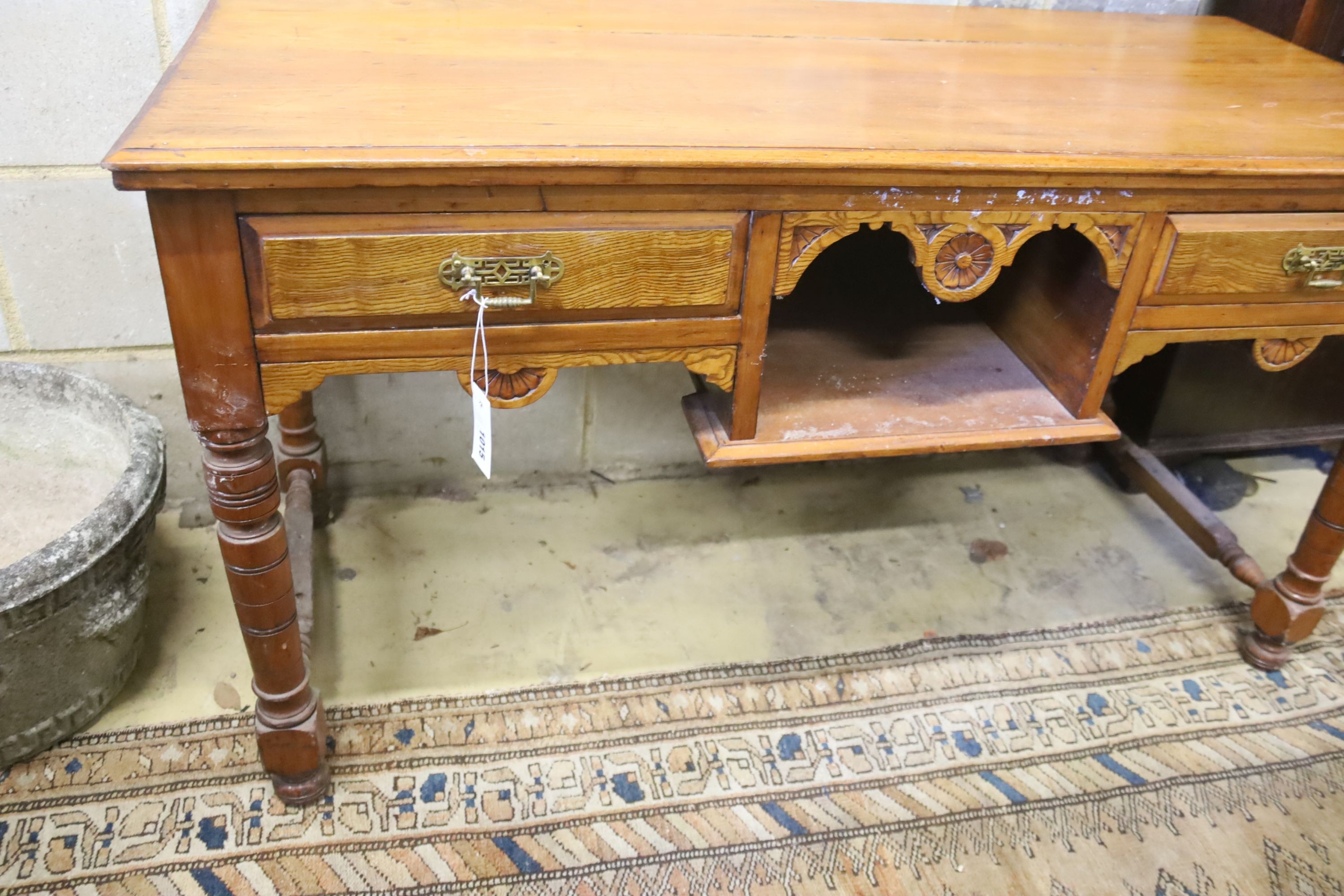 A Victorian dressing table, width 122cm, depth 50cm, height 76cm